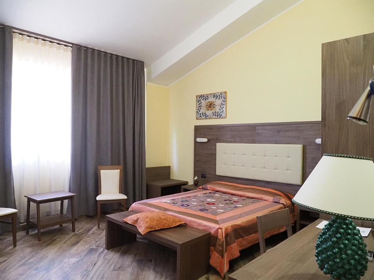 Agriturismo Il Drago Mirabella Imbaccari 外观 照片